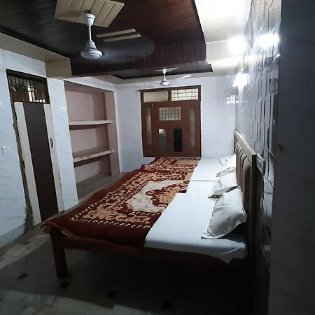 Subhadra Guest House Matura Exterior foto