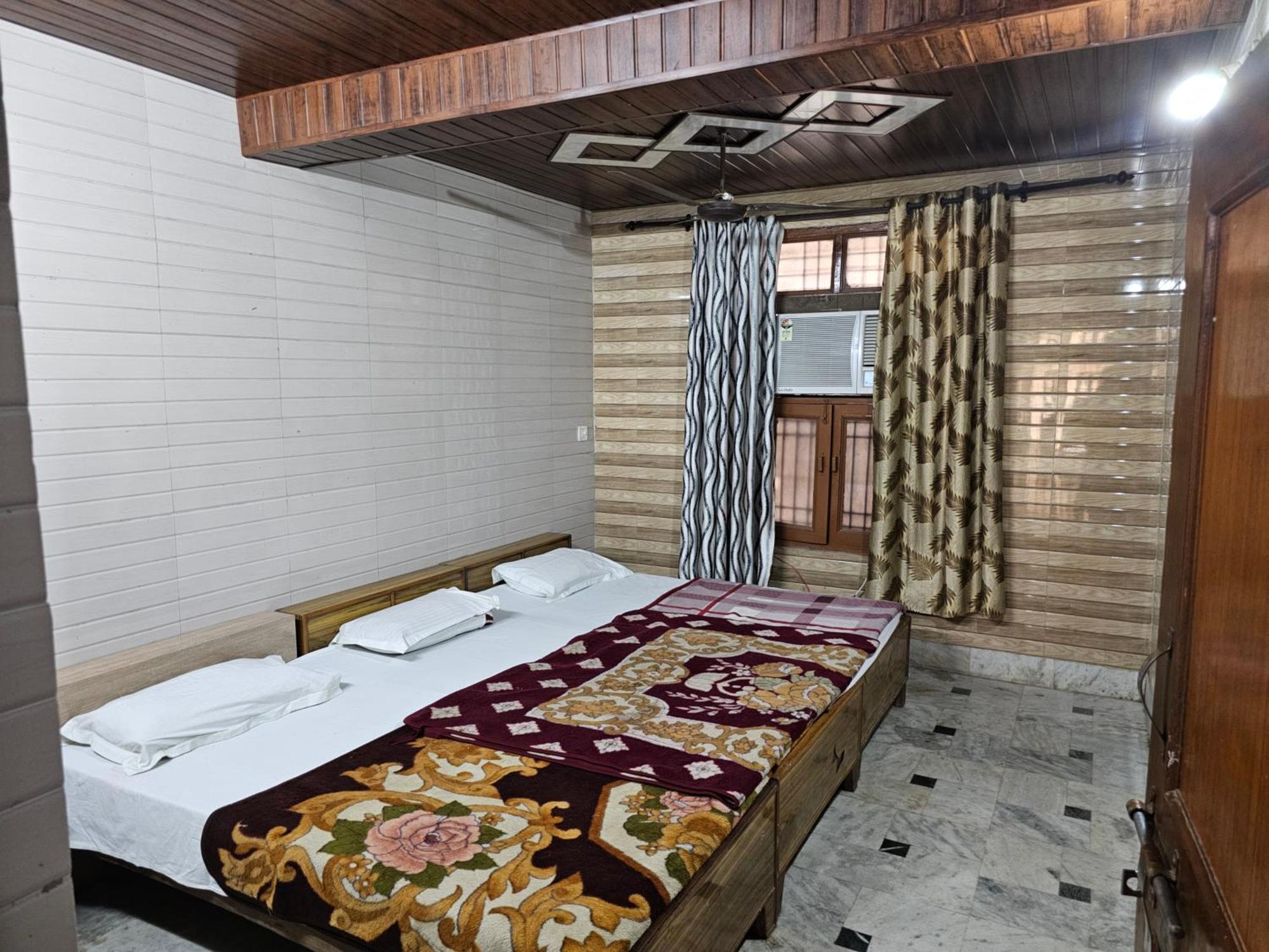 Subhadra Guest House Matura Quarto foto