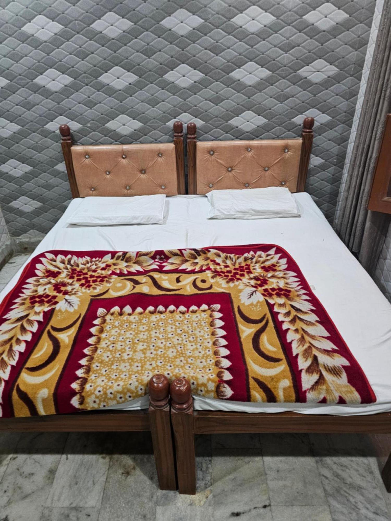 Subhadra Guest House Matura Quarto foto