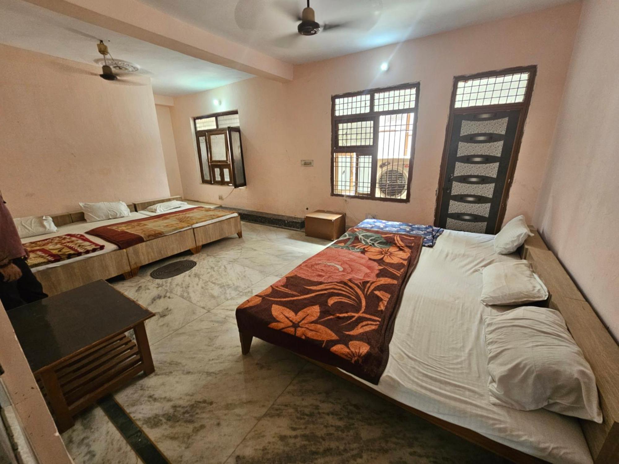 Subhadra Guest House Matura Quarto foto